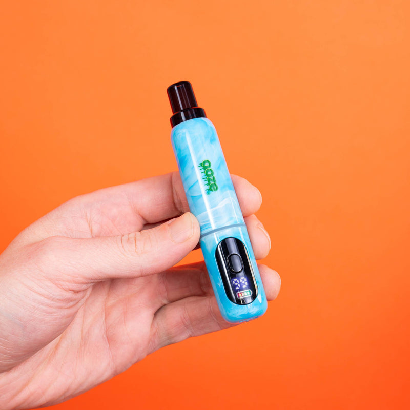 Holding blue Hilo battery