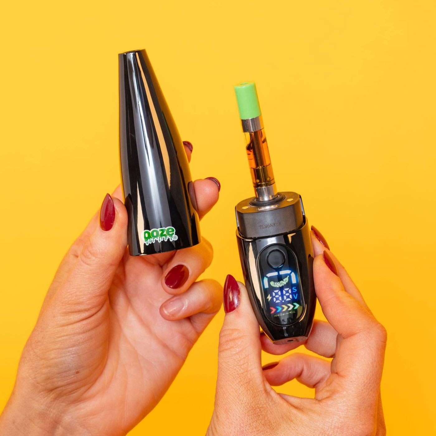 Ooze Peel Banana Battery 400 mAh - Panther Black Ooze Peel Banana Battery 400 mAh - Panther Black