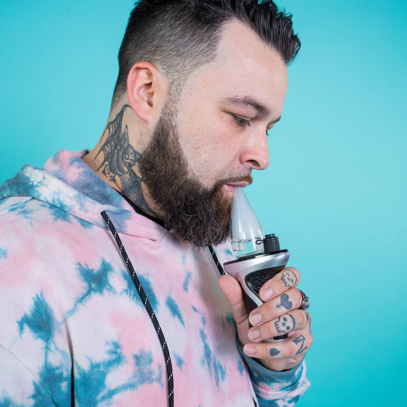 Taking a dab from a chrome Trigger e-rig