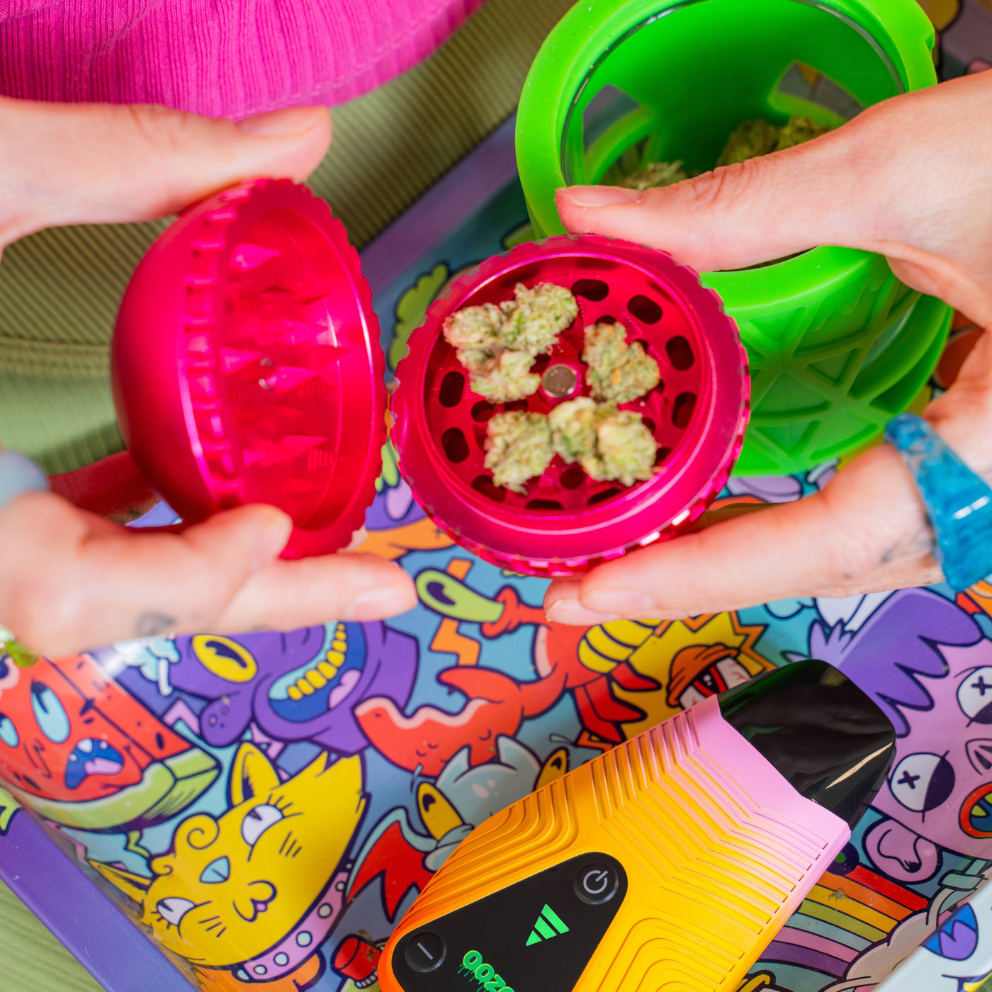 Ooze Saturn Aluminum Globe Grinder - Pink - Dry Herb Ooze Saturn Aluminum Globe Grinder - Pink - Dry Herb