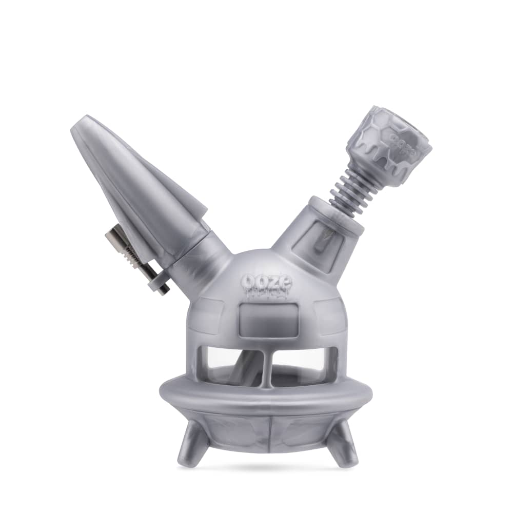 The stellar silver Ooze UFO is shown as a bong with the armor bowl inserted